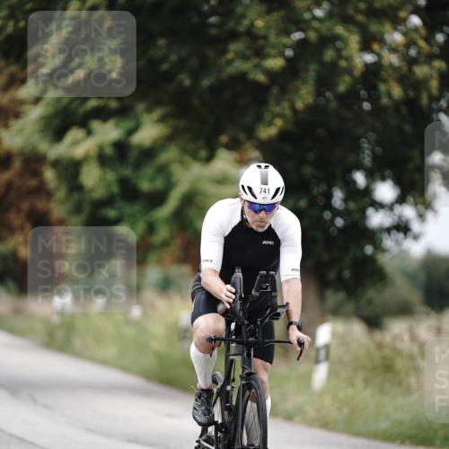 30.08.2026 - Elbe Triathlon Hamburg Michael Burmester http://msf.ph/oto/10072129 30.08.2026 10:11:30 Radfahren 557, 713, 741, 808 meine-sportfotos.de