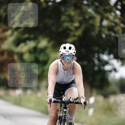30.08.2026 - Elbe Triathlon Hamburg Michael Burmester http://msf.ph/oto/10072142 30.08.2026 10:11:35 Radfahren 557, 678, 808, 907 meine-sportfotos.de