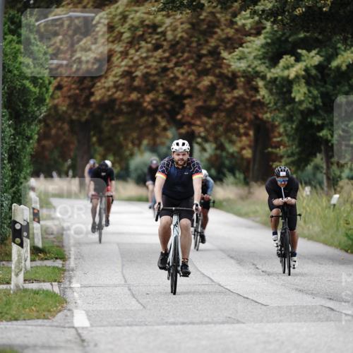 30.08.2026 - Elbe Triathlon Hamburg Michael Burmester http://msf.ph/oto/10072184 30.08.2026 10:12:09 Radfahren 400, 665, 698, 710, 757, 853 meine-sportfotos.de