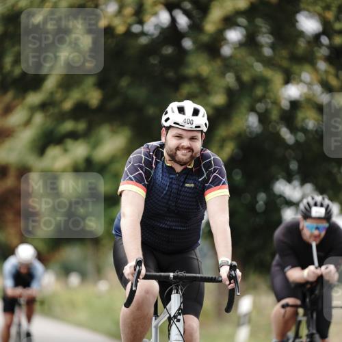 30.08.2026 - Elbe Triathlon Hamburg Michael Burmester http://msf.ph/oto/10072191 30.08.2026 10:12:12 Radfahren 400, 665, 698, 710, 853, 980 meine-sportfotos.de