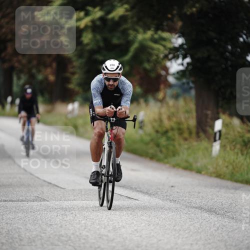 30.08.2026 - Elbe Triathlon Hamburg Michael Burmester http://msf.ph/oto/10072193 30.08.2026 10:12:13 Radfahren 400, 665, 698, 710, 853, 980 meine-sportfotos.de