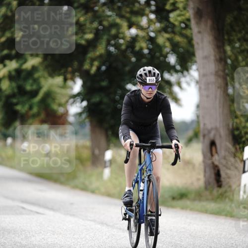 30.08.2026 - Elbe Triathlon Hamburg Michael Burmester http://msf.ph/oto/10072195 30.08.2026 10:12:16 Radfahren 488, 698, 710, 853, 980 meine-sportfotos.de