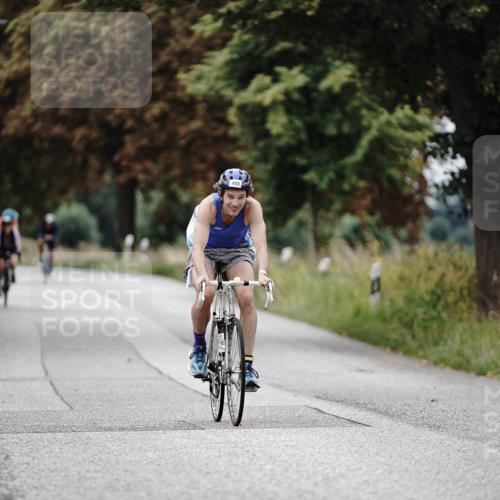 30.08.2026 - Elbe Triathlon Hamburg Michael Burmester http://msf.ph/oto/10072199 30.08.2026 10:12:19 Radfahren 488, 833, 853, 980 meine-sportfotos.de