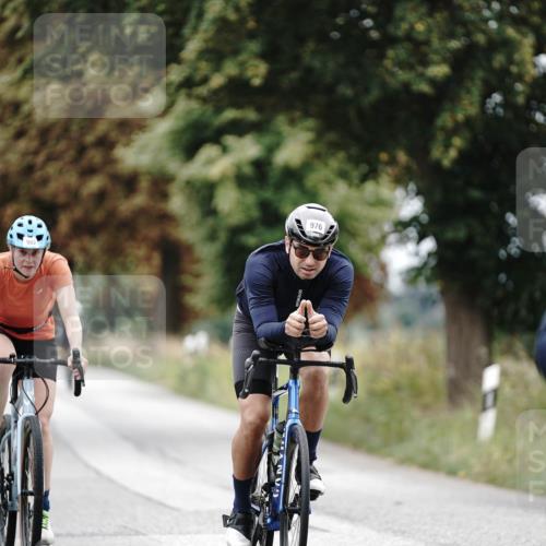 30.08.2026 - Elbe Triathlon Hamburg Michael Burmester http://msf.ph/oto/10072207 30.08.2026 10:12:27 Radfahren 437, 569, 734, 833, 902, 939, 976 meine-sportfotos.de