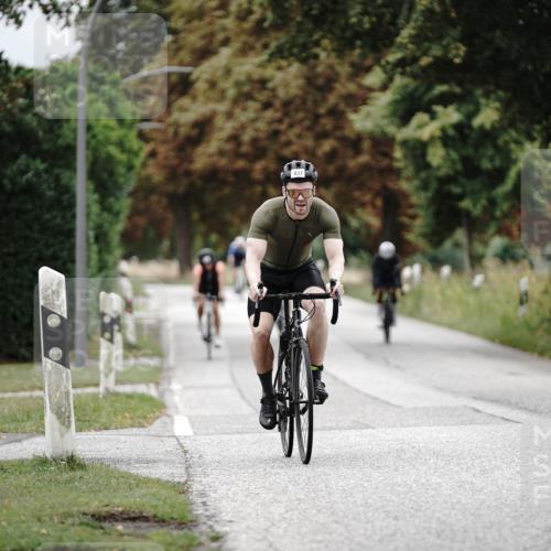 30.08.2026 - Elbe Triathlon Hamburg Michael Burmester http://msf.ph/oto/10072212 30.08.2026 10:12:29 Radfahren 437, 569, 734, 833, 902, 939, 976 meine-sportfotos.de
