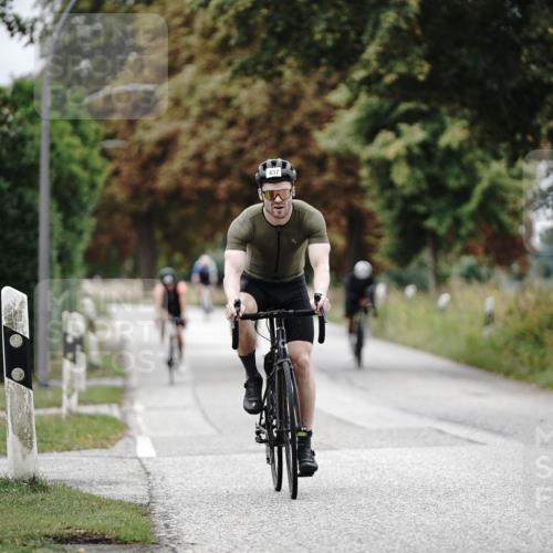 30.08.2026 - Elbe Triathlon Hamburg Michael Burmester http://msf.ph/oto/10072213 30.08.2026 10:12:29 Radfahren 437, 569, 734, 833, 902, 939, 976 meine-sportfotos.de