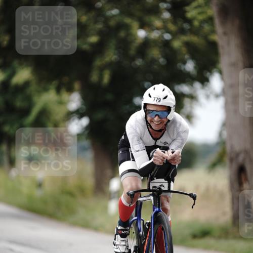 30.08.2026 - Elbe Triathlon Hamburg Michael Burmester http://msf.ph/oto/10072225 30.08.2026 10:12:44 Radfahren 410, 779, 983 meine-sportfotos.de