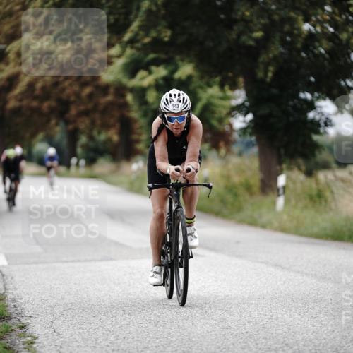 30.08.2026 - Elbe Triathlon Hamburg Michael Burmester http://msf.ph/oto/10072231 30.08.2026 10:12:49 Radfahren 410, 657, 669, 813, 983 meine-sportfotos.de