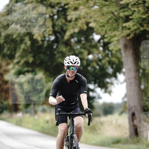 30.08.2026 - Elbe Triathlon Hamburg Michael Burmester http://msf.ph/oto/10072262 30.08.2026 10:13:08 Radfahren 797 meine-sportfotos.de