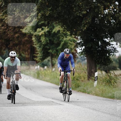 30.08.2026 - Elbe Triathlon Hamburg Michael Burmester http://msf.ph/oto/10072314 30.08.2026 10:13:56 Radfahren 585, 612, 646, 799, 881, 886, 1896 meine-sportfotos.de