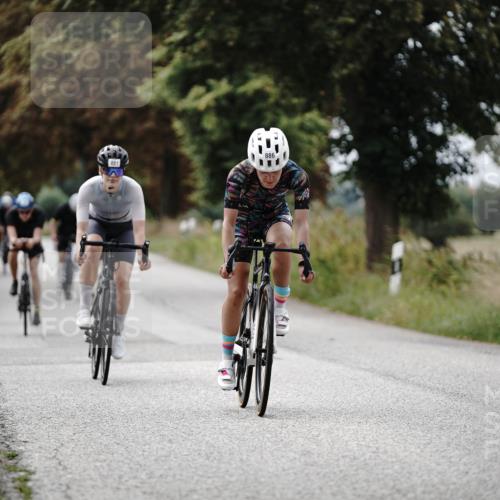 30.08.2026 - Elbe Triathlon Hamburg Michael Burmester http://msf.ph/oto/10072320 30.08.2026 10:13:59 Radfahren 585, 611, 612, 646, 799, 881, 886, 1896 meine-sportfotos.de