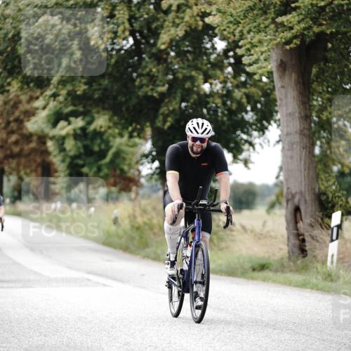 30.08.2026 - Elbe Triathlon Hamburg Michael Burmester http://msf.ph/oto/10072329 30.08.2026 10:14:02 Radfahren 585, 611, 646, 799, 881, 1896 meine-sportfotos.de