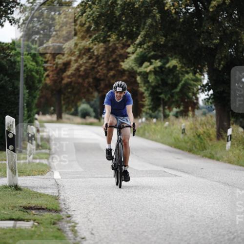 30.08.2026 - Elbe Triathlon Hamburg Michael Burmester http://msf.ph/oto/10072332 30.08.2026 10:14:04 Radfahren 585, 611, 646, 799 meine-sportfotos.de