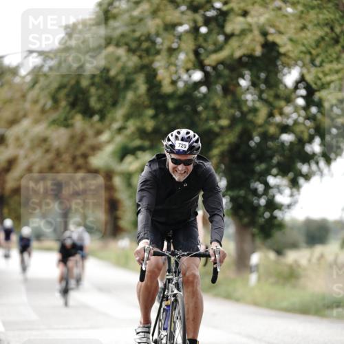 30.08.2026 - Elbe Triathlon Hamburg Michael Burmester http://msf.ph/oto/10072337 30.08.2026 10:14:26 Radfahren 506, 720, 750, 803, 838, 932, 944 meine-sportfotos.de