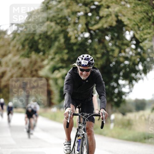 30.08.2026 - Elbe Triathlon Hamburg Michael Burmester http://msf.ph/oto/10072338 30.08.2026 10:14:26 Radfahren 506, 720, 750, 803, 838, 932, 944 meine-sportfotos.de