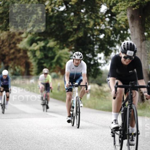 30.08.2026 - Elbe Triathlon Hamburg Michael Burmester http://msf.ph/oto/10072343 30.08.2026 10:14:29 Radfahren 506, 720, 750, 803, 838, 932, 944 meine-sportfotos.de