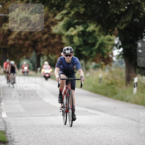 30.08.2026 - Elbe Triathlon Hamburg Michael Burmester http://msf.ph/oto/10072365 30.08.2026 10:14:48 Radfahren 413, 451, 901, 943, 962 meine-sportfotos.de