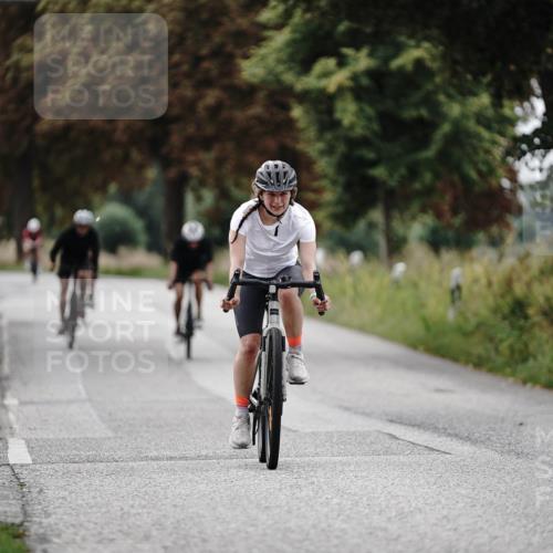 30.08.2026 - Elbe Triathlon Hamburg Michael Burmester http://msf.ph/oto/10072374 30.08.2026 10:15:00 Radfahren 503, 769, 780, 912 meine-sportfotos.de