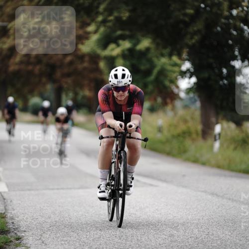 30.08.2026 - Elbe Triathlon Hamburg Michael Burmester http://msf.ph/oto/10072384 30.08.2026 10:15:11 Radfahren 577, 667, 891, 898, 954 meine-sportfotos.de