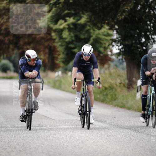 30.08.2026 - Elbe Triathlon Hamburg Michael Burmester http://msf.ph/oto/10072391 30.08.2026 10:15:15 Radfahren 577, 667, 898 meine-sportfotos.de