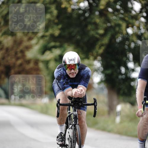 30.08.2026 - Elbe Triathlon Hamburg Michael Burmester http://msf.ph/oto/10072392 30.08.2026 10:15:16 Radfahren 577, 667, 897, 898 meine-sportfotos.de
