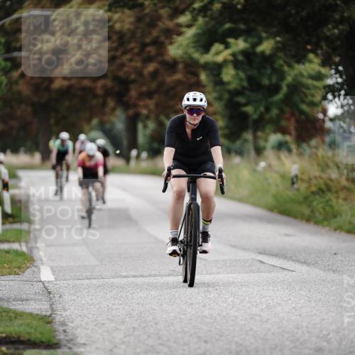 30.08.2026 - Elbe Triathlon Hamburg Michael Burmester http://msf.ph/oto/10072396 30.08.2026 10:15:22 Radfahren 513, 897, 919, 934 meine-sportfotos.de