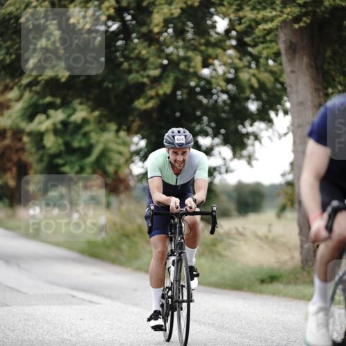 30.08.2026 - Elbe Triathlon Hamburg Michael Burmester http://msf.ph/oto/10072450 30.08.2026 10:16:09 Radfahren 540, 624, 874, 958 meine-sportfotos.de