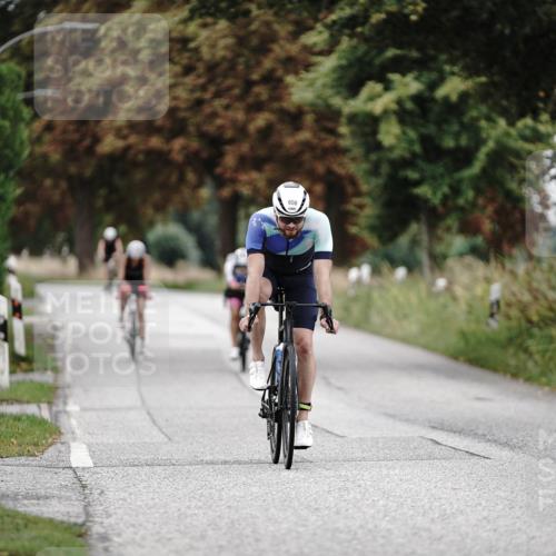 30.08.2026 - Elbe Triathlon Hamburg Michael Burmester http://msf.ph/oto/10072467 30.08.2026 10:16:27 Radfahren 548, 650, 820, 869 meine-sportfotos.de
