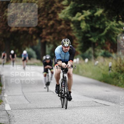 30.08.2026 - Elbe Triathlon Hamburg Michael Burmester http://msf.ph/oto/10072501 30.08.2026 10:17:02 Radfahren 681, 782 meine-sportfotos.de