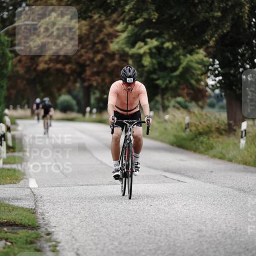 30.08.2026 - Elbe Triathlon Hamburg Michael Burmester http://msf.ph/oto/10072538 30.08.2026 10:17:34 Radfahren 472, 598, 651, 704 meine-sportfotos.de