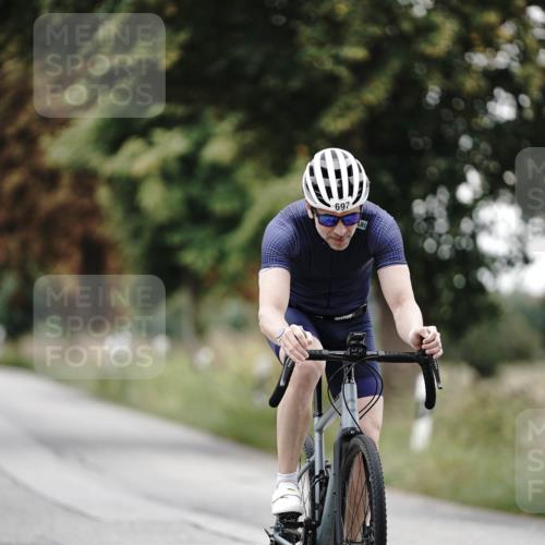 30.08.2026 - Elbe Triathlon Hamburg Michael Burmester http://msf.ph/oto/10072547 30.08.2026 10:17:45 Radfahren 697, 940 meine-sportfotos.de
