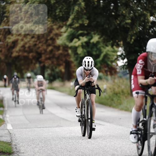 30.08.2026 - Elbe Triathlon Hamburg Michael Burmester http://msf.ph/oto/10072566 30.08.2026 10:18:25 Radfahren 556, 571, 618, 725, 900, 953 meine-sportfotos.de