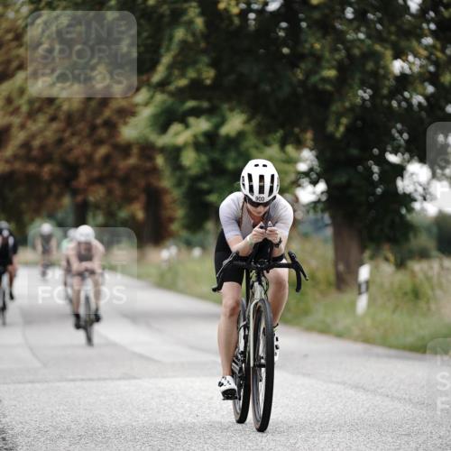 30.08.2026 - Elbe Triathlon Hamburg Michael Burmester http://msf.ph/oto/10072571 30.08.2026 10:18:26 Radfahren 556, 571, 618, 725, 774, 900, 953 meine-sportfotos.de