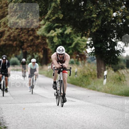 30.08.2026 - Elbe Triathlon Hamburg Michael Burmester http://msf.ph/oto/10072572 30.08.2026 10:18:28 Radfahren 556, 571, 618, 725, 774, 900, 953 meine-sportfotos.de