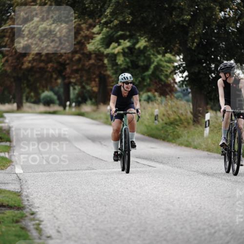 30.08.2026 - Elbe Triathlon Hamburg Michael Burmester http://msf.ph/oto/10072604 30.08.2026 10:18:58 Radfahren 827, 931 meine-sportfotos.de
