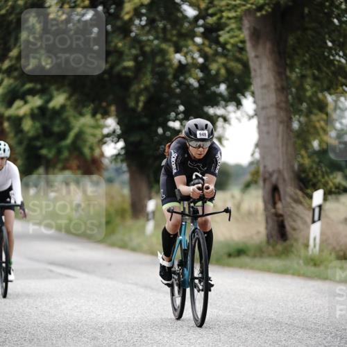 30.08.2026 - Elbe Triathlon Hamburg Michael Burmester http://msf.ph/oto/10072617 30.08.2026 10:19:25 Radfahren 572, 848, 948, 975 meine-sportfotos.de