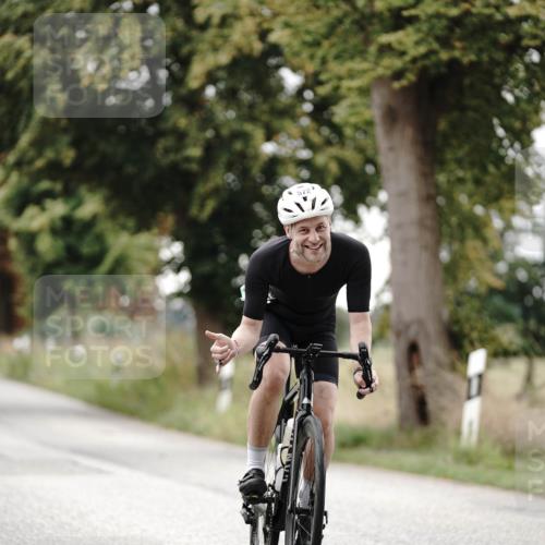 30.08.2026 - Elbe Triathlon Hamburg Michael Burmester http://msf.ph/oto/10072623 30.08.2026 10:19:31 Radfahren 572, 893 meine-sportfotos.de
