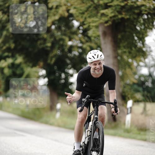 30.08.2026 - Elbe Triathlon Hamburg Michael Burmester http://msf.ph/oto/10072624 30.08.2026 10:19:31 Radfahren 572, 893 meine-sportfotos.de