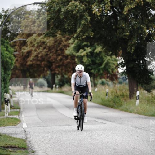 30.08.2026 - Elbe Triathlon Hamburg Michael Burmester http://msf.ph/oto/10072626 30.08.2026 10:19:33 Radfahren 572, 893 meine-sportfotos.de