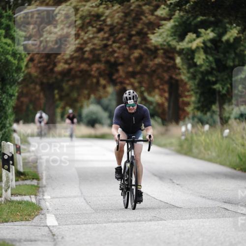 30.08.2026 - Elbe Triathlon Hamburg Michael Burmester http://msf.ph/oto/10072640 30.08.2026 10:19:58 Radfahren 674 meine-sportfotos.de