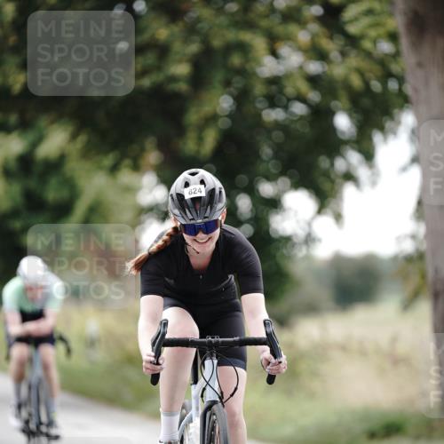 30.08.2026 - Elbe Triathlon Hamburg Michael Burmester http://msf.ph/oto/10072643 30.08.2026 10:20:08 Radfahren 521, 824 meine-sportfotos.de