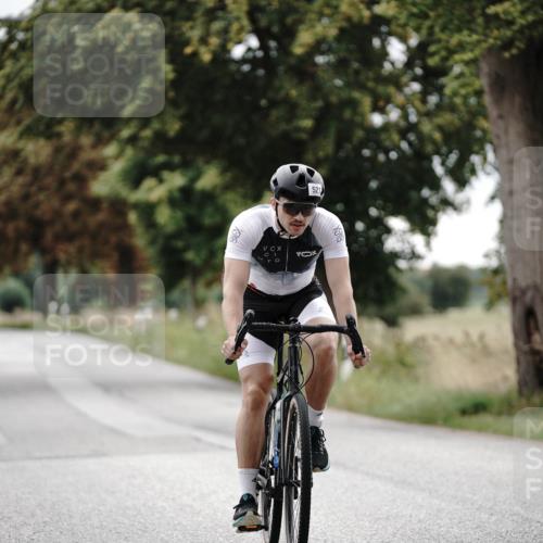 30.08.2026 - Elbe Triathlon Hamburg Michael Burmester http://msf.ph/oto/10072650 30.08.2026 10:20:10 Radfahren 521, 824 meine-sportfotos.de