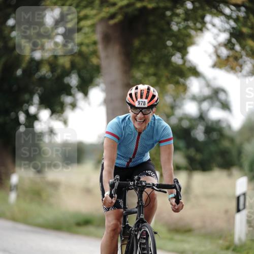 30.08.2026 - Elbe Triathlon Hamburg Michael Burmester http://msf.ph/oto/10072658 30.08.2026 10:20:25 Radfahren 857, 862, 873, 915, 978 meine-sportfotos.de