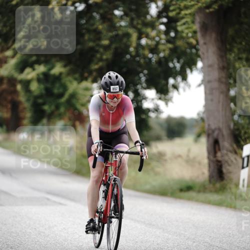 30.08.2026 - Elbe Triathlon Hamburg Michael Burmester http://msf.ph/oto/10072660 30.08.2026 10:20:26 Radfahren 857, 862, 873, 915, 978 meine-sportfotos.de