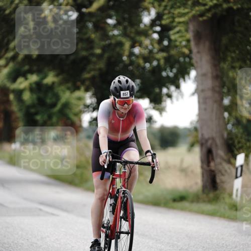 30.08.2026 - Elbe Triathlon Hamburg Michael Burmester http://msf.ph/oto/10072661 30.08.2026 10:20:26 Radfahren 857, 862, 873, 915, 978 meine-sportfotos.de