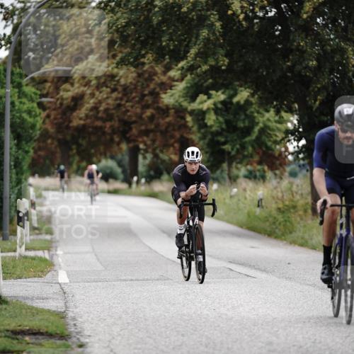 30.08.2026 - Elbe Triathlon Hamburg Michael Burmester http://msf.ph/oto/10072679 30.08.2026 10:20:34 Radfahren 659, 798 meine-sportfotos.de