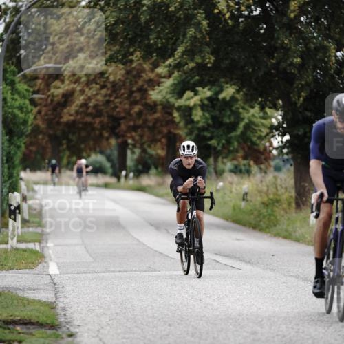 30.08.2026 - Elbe Triathlon Hamburg Michael Burmester http://msf.ph/oto/10072680 30.08.2026 10:20:34 Radfahren 659, 798 meine-sportfotos.de
