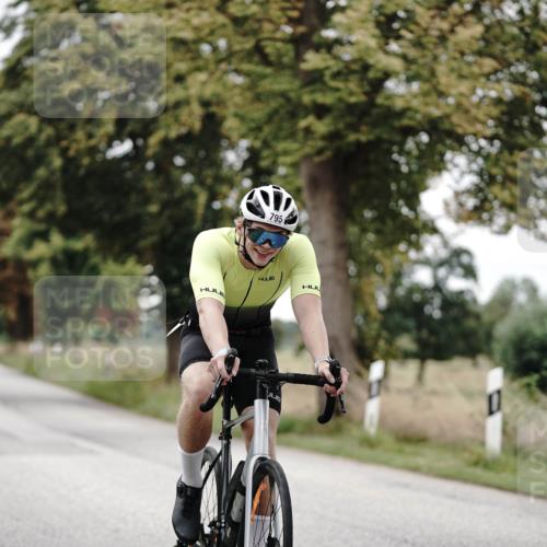 30.08.2026 - Elbe Triathlon Hamburg Michael Burmester http://msf.ph/oto/10072689 30.08.2026 10:20:53 Radfahren 795, 809 meine-sportfotos.de