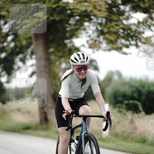 30.08.2026 - Elbe Triathlon Hamburg Michael Burmester http://msf.ph/oto/10072696 30.08.2026 10:21:01 Radfahren 703, 809 meine-sportfotos.de