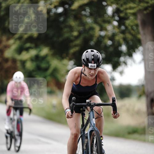 30.08.2026 - Elbe Triathlon Hamburg Michael Burmester http://msf.ph/oto/10072735 30.08.2026 10:22:11 Radfahren 591, 844, 868, 945 meine-sportfotos.de